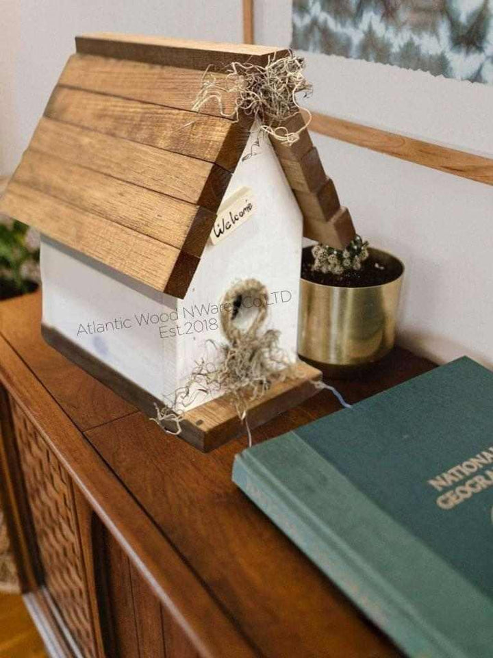 Birdhouses for Outdoor Use: Handcrafted Pine Homes for Birds