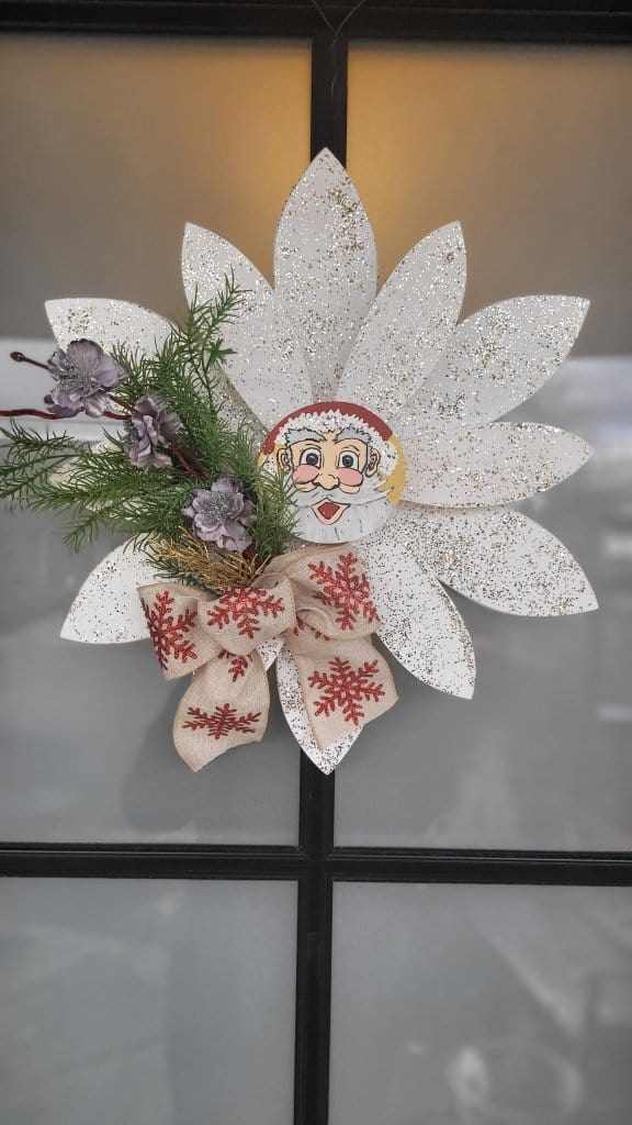 Atlantic Wood N Wares Home & Garden>Home Décor>Wall Decor>Wall Hangings Small 16 inch Santa Face Brighten up any space with our exquisite wooden flower door decoration