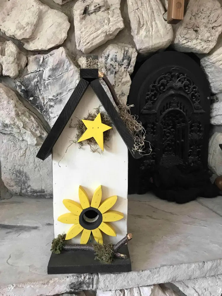 Bird Nest Haven: Handmade Pine Birdhouses for Your Garden